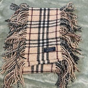 Burberry Happy Scarf